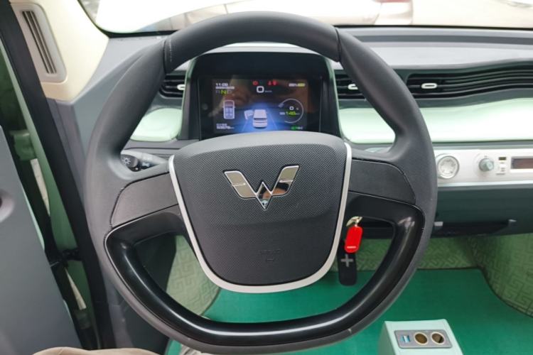 Used Wuling Hongguang MINIEV 2022 Macaron Premium Model – Lithium Iron Phosphate Steering Wheel