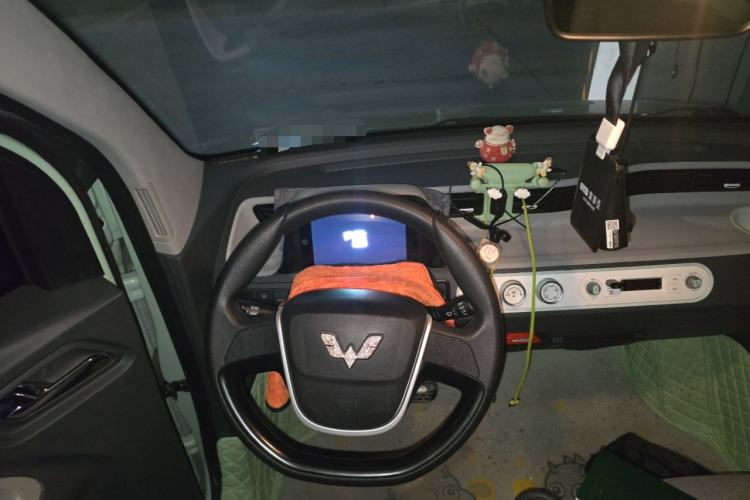 Used Wuling Hongguang MINIEV 2022 Macaron Fashion Edition Lithium-Nickel-Cobalt-Alpha-oxide Steering Wheel