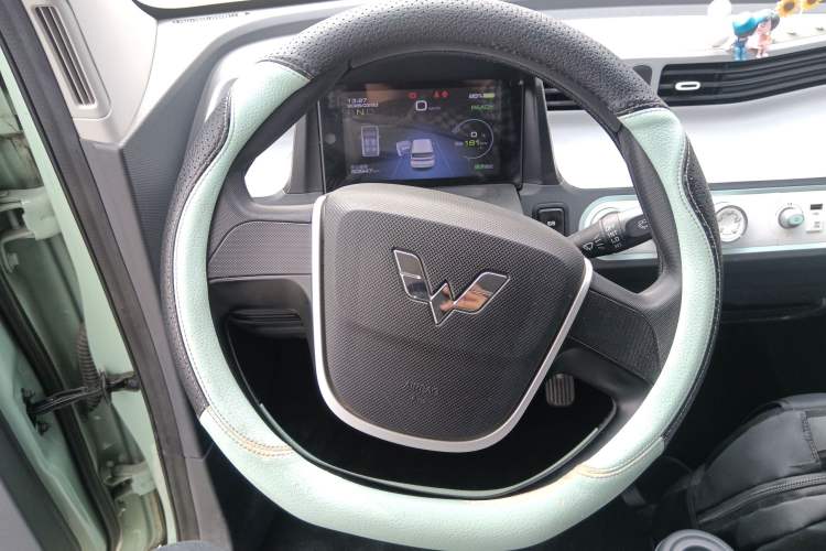 Used Wuling Hongguang MINIEV 2022 Macaron Premium Model – Lithium Iron Phosphate Steering Wheel