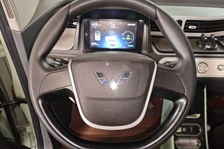 Used Wuling Hongguang MINIEV 2022 Macaron Premium Model – Lithium Iron Phosphate Steering Wheel