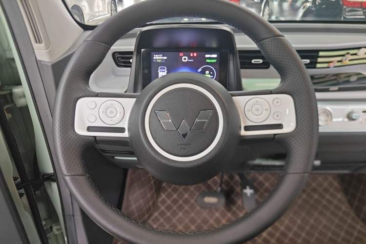 Used Wuling Hongguang MINIEV 2022 Macaron Premium Model – Lithium Iron Phosphate Steering Wheel