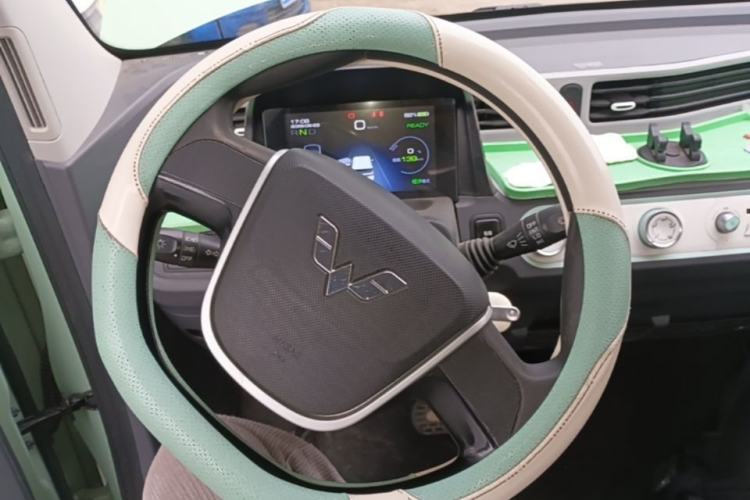 Used Wuling Hongguang MINIEV 2022 Macaron Premium Model – Lithium Iron Phosphate Steering Wheel