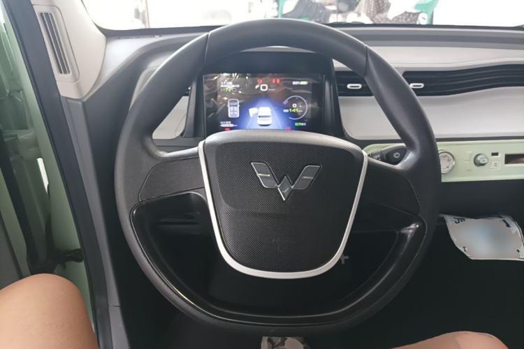 Used Wuling Hongguang MINIEV 2022 Macaron Fashion Edition Lithium-Nickel-Cobalt-Alpha-oxide Steering Wheel