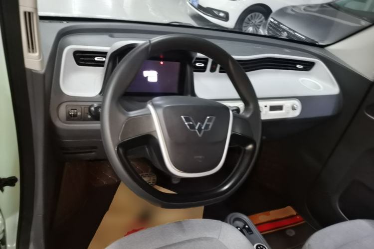 Used Wuling Hongguang MINIEV 2022 Macaron Fashion Model Lithium Iron Phosphate Steering Wheel
