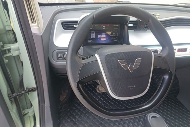 Used Wuling Hongguang MINIEV 2022 Macaron Fashion Edition Lithium-Nickel-Cobalt-Alpha-oxide Steering Wheel