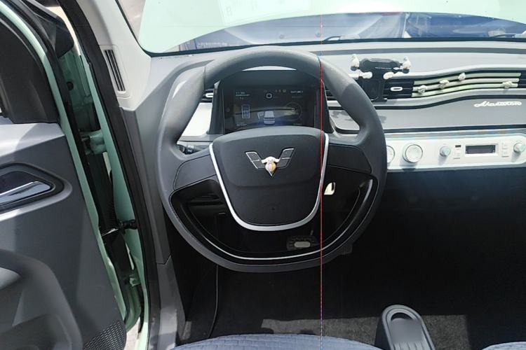 Used Wuling Hongguang MINIEV 2022 Macaron Fashion Model Lithium Iron Phosphate Steering Wheel