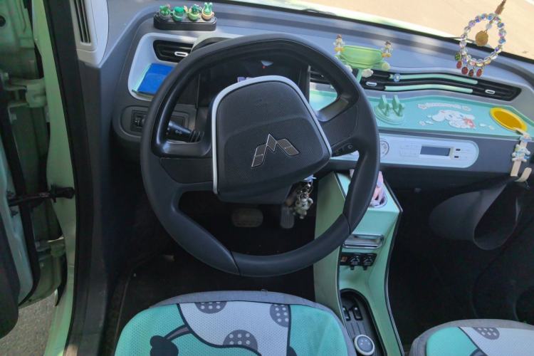 Used Wuling Hongguang MINIEV 2022 Macaron Fashion Model Lithium Iron Phosphate Steering Wheel