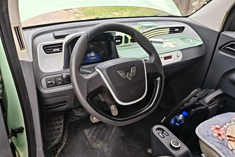 Used Wuling Hongguang MINIEV 2022 Macaron Premium Model – Lithium Iron Phosphate Steering Wheel