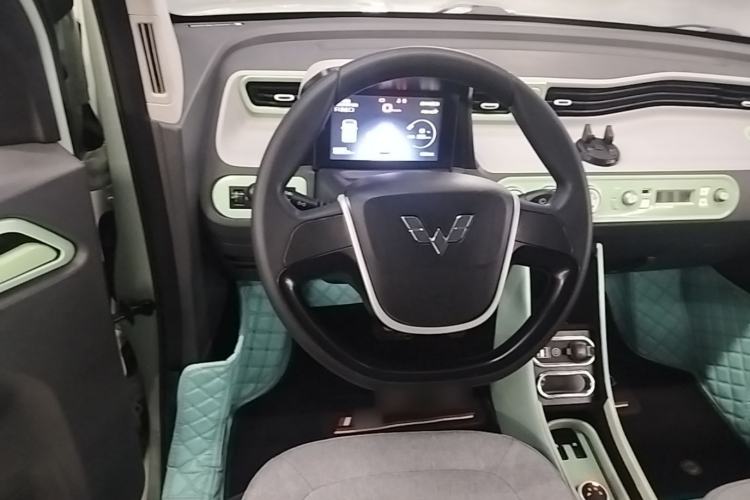 Used Wuling Hongguang MINIEV 2022 Macaron Fashion Model Lithium Iron Phosphate Steering Wheel