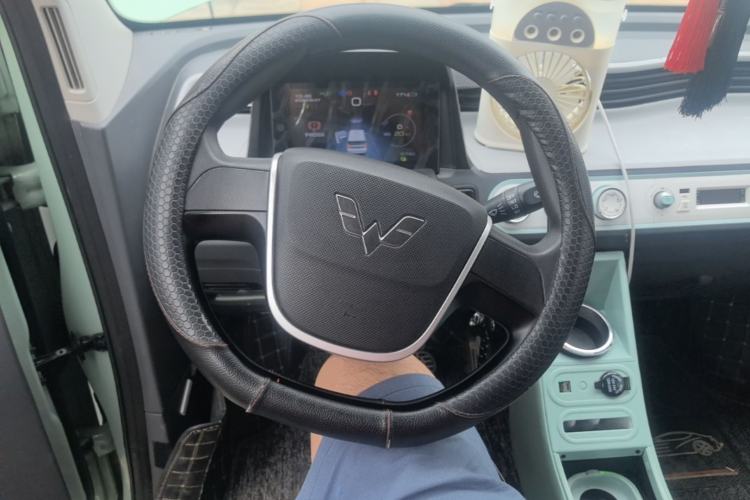 Used Wuling Hongguang MINIEV 2022 Macaron Fashion Model Lithium Iron Phosphate Steering Wheel