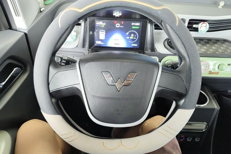 Used Wuling Hongguang MINIEV 2022 Macaron Fashion Model Lithium Iron Phosphate Steering Wheel