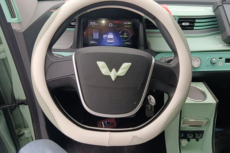 Used Wuling Hongguang MINIEV 2022 Macaron Premium Model – Lithium Iron Phosphate Steering Wheel