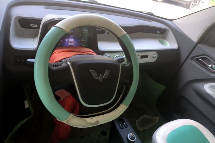 Used Wuling Hongguang MINIEV 2022 Macaron Fashion Edition Lithium-Nickel-Cobalt-Alpha-oxide Steering Wheel