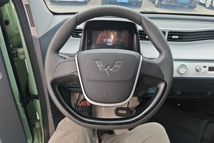 Used Wuling Hongguang MINIEV 2022 Macaron Fashion Model Lithium Iron Phosphate Steering Wheel