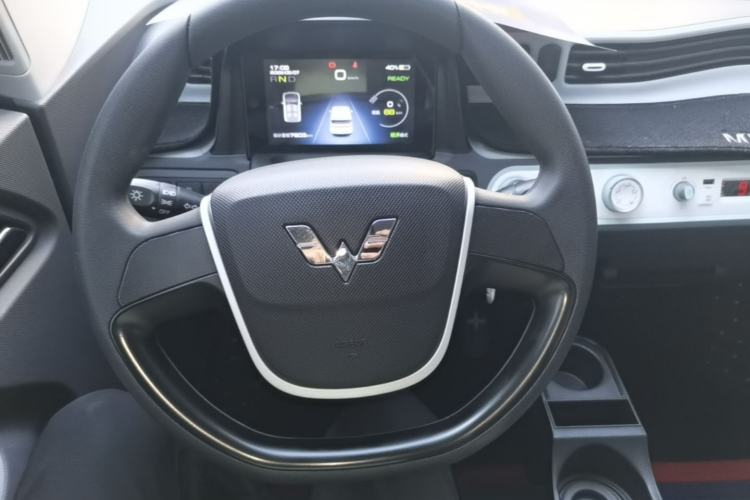 Used Wuling Hongguang MINIEV 2022 Macaron Premium Model – Lithium Iron Phosphate Steering Wheel
