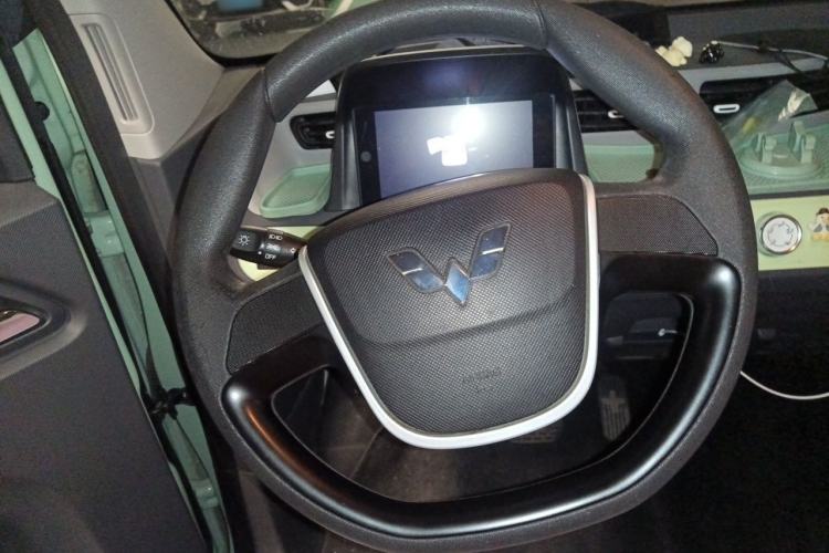 Used Wuling Hongguang MINIEV 2022 Macaron Premium Model – Lithium Ternary Battery Steering Wheel