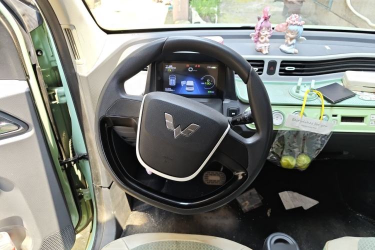 Used Wuling Hongguang MINIEV 2022 Macaron Premium Model – Lithium Iron Phosphate Steering Wheel