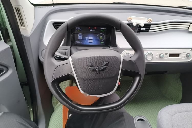 Used Wuling Hongguang MINIEV 2022 Macaron Premium Model – Lithium Iron Phosphate Steering Wheel