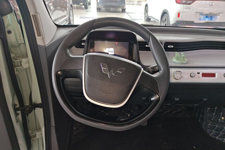 Used Wuling Hongguang MINIEV 2022 Macaron Premium Model – Lithium Iron Phosphate Steering Wheel