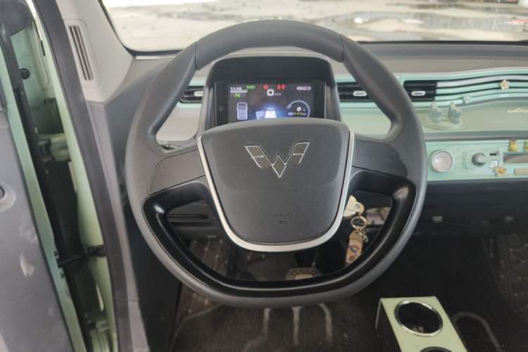 Used Wuling Hongguang MINIEV 2022 Macaron Premium Model – Lithium Iron Phosphate Steering Wheel