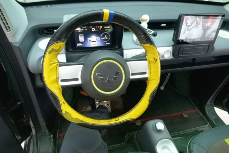 Used Wuling Hongguang MINIEV 2022 GAMEBOY 300km Enthusiast Model with Lithium Iron Phosphate Steering Wheel