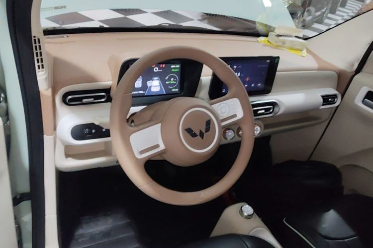 Used Wuling Hongguang MINIEV 2022 Macaron Colorful Edition Lithium Iron Phosphate Steering Wheel