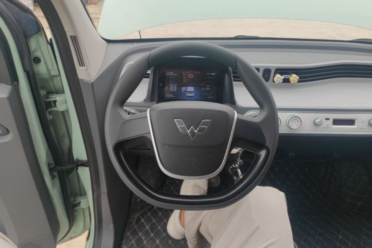 Used Wuling Hongguang MINIEV 2022 Macaron Premium Model – Lithium Iron Phosphate Steering Wheel
