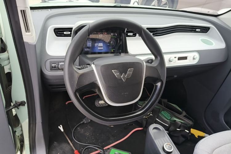 Used Wuling Hongguang MINIEV 2022 Macaron Premium Model – Lithium Iron Phosphate Steering Wheel