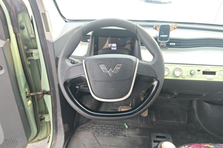 Used Wuling Hongguang MINIEV 2022 Macaron Premium Model – Lithium Iron Phosphate Steering Wheel