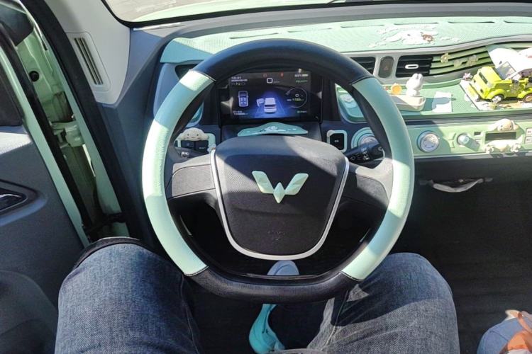 Used Wuling Hongguang MINIEV 2022 Macaron Premium Model – Lithium Iron Phosphate Steering Wheel