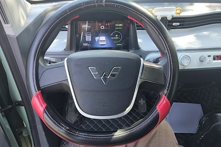 Used Wuling Hongguang MINIEV 2022 Macaron Premium Model – Lithium Iron Phosphate Steering Wheel
