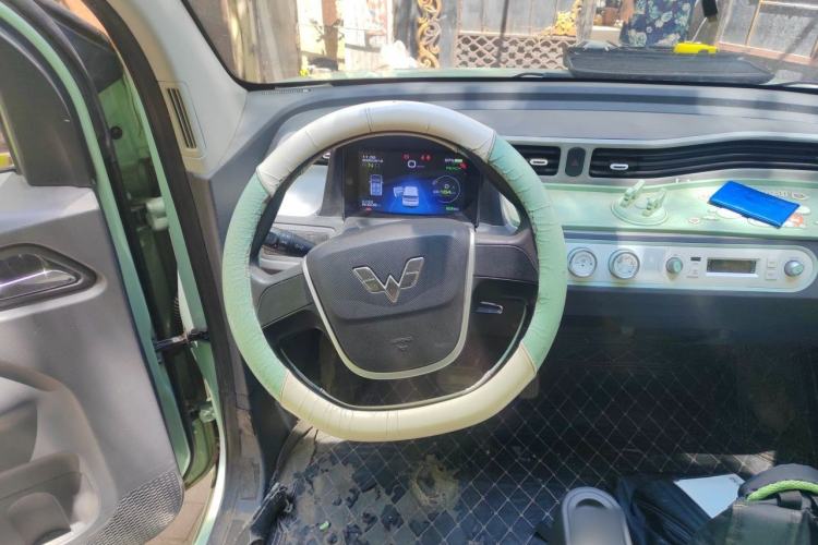 Used Wuling Hongguang MINIEV 2022 Macaron Premium Model – Lithium Iron Phosphate Steering Wheel