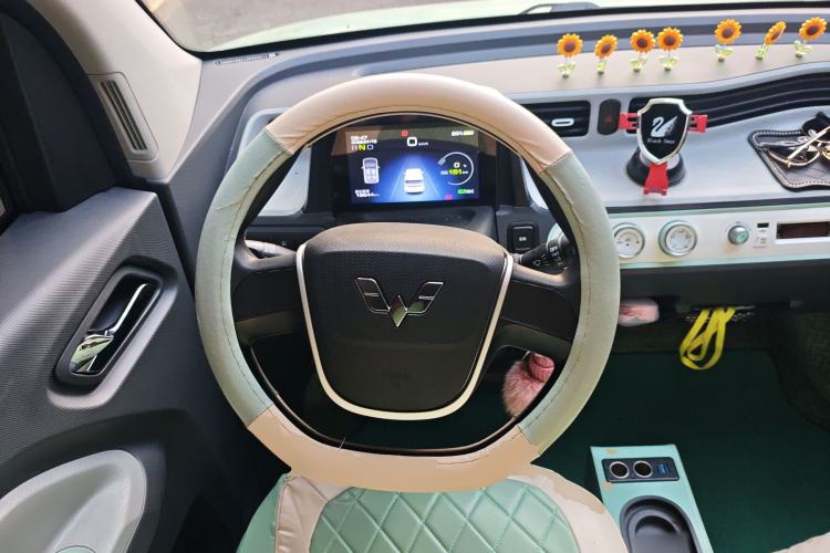 Used Wuling Hongguang MINIEV 2022 Macaron Premium Model – Lithium Ternary Battery Steering Wheel