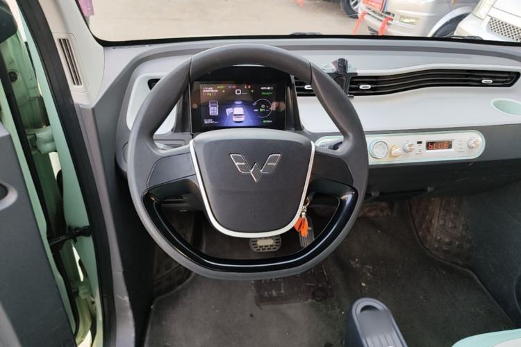 Used Wuling Hongguang MINIEV 2022 Macaron Fashion Model Lithium Iron Phosphate Steering Wheel
