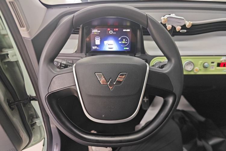 Used Wuling Hongguang MINIEV 2022 Macaron Premium Model – Lithium Iron Phosphate Steering Wheel