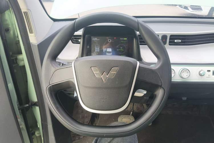 Used Wuling Hongguang MINIEV 2022 Macaron Premium Model – Lithium Iron Phosphate Steering Wheel