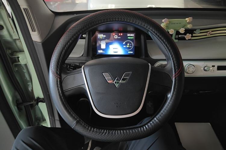 Used Wuling Hongguang MINIEV 2022 Macaron Premium Model – Lithium Iron Phosphate Steering Wheel