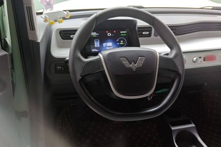 Used Wuling Hongguang MINIEV 2022 Macaron Premium Model – Lithium Iron Phosphate Steering Wheel