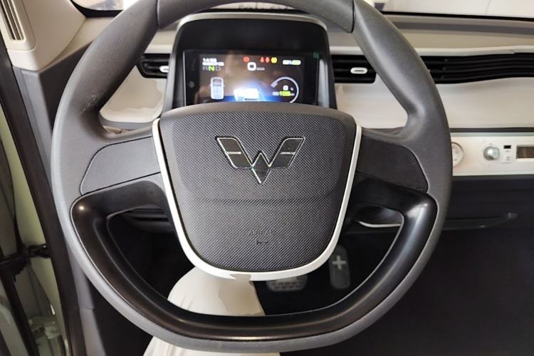 Used Wuling Hongguang MINIEV 2022 Macaron Premium Model – Lithium Iron Phosphate Steering Wheel