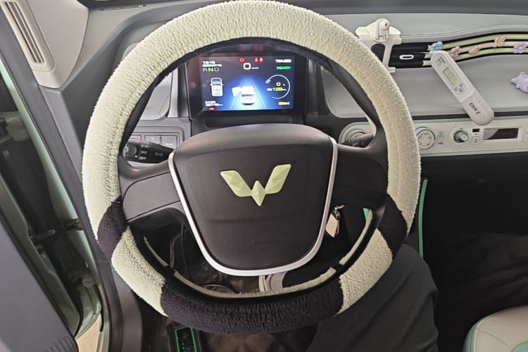 Used Wuling Hongguang MINIEV 2022 Macaron Premium Model – Lithium Iron Phosphate Steering Wheel
