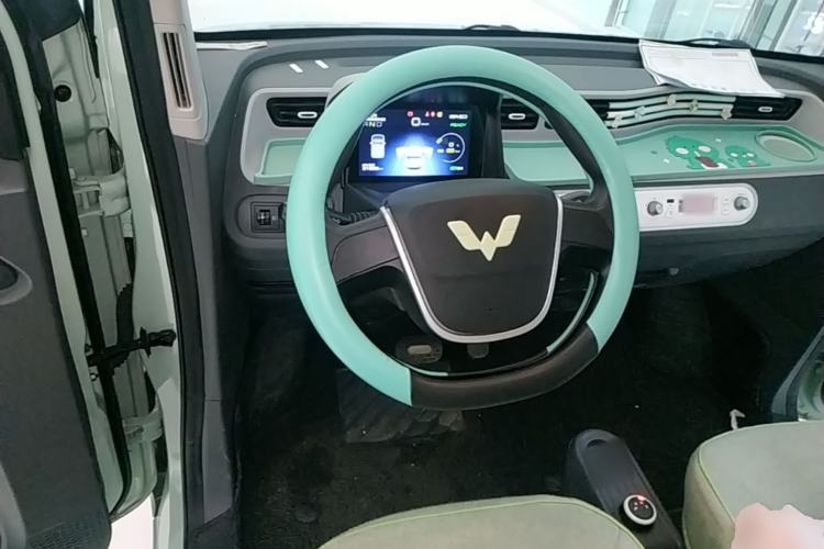 Used Wuling Hongguang MINIEV 2022 Macaron Premium Model – Lithium Iron Phosphate Steering Wheel
