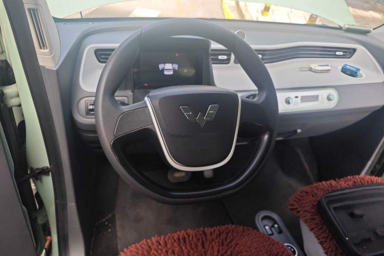 Used Wuling Hongguang MINIEV 2022 Macaron Premium Model – Lithium Iron Phosphate Steering Wheel