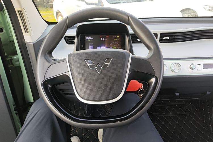 Used Wuling Hongguang MINIEV 2022 Macaron Premium Model – Lithium Iron Phosphate Steering Wheel