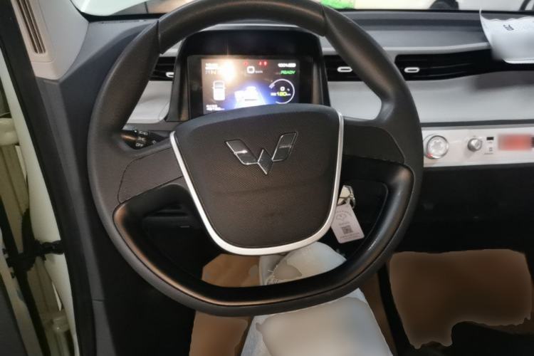 Used Wuling Hongguang MINIEV 2022 Macaron Fashion Model Lithium Iron Phosphate Steering Wheel