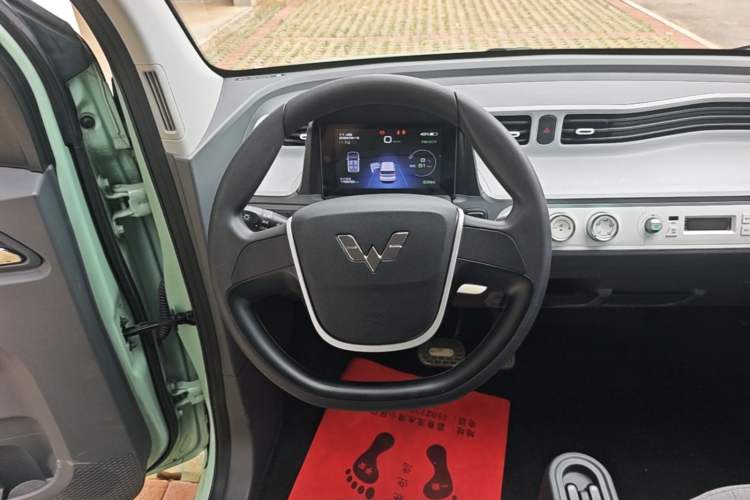 Used Wuling Hongguang MINIEV 2022 Macaron Fashion Model Lithium Iron Phosphate Steering Wheel