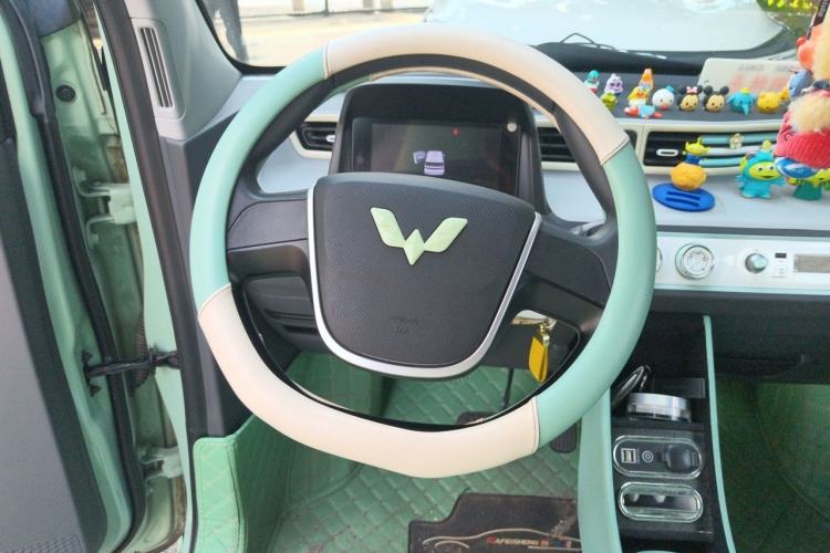 Used Wuling Hongguang MINIEV 2022 Macaron Premium Model – Lithium Iron Phosphate Steering Wheel