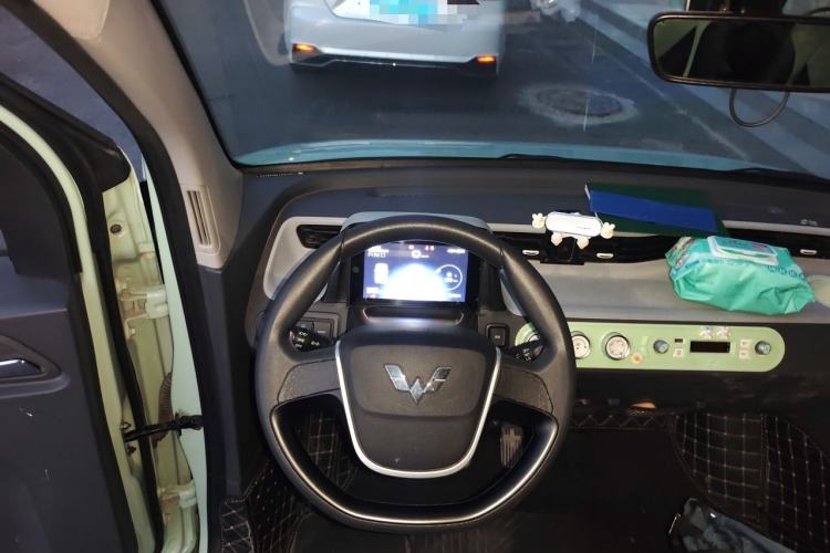 Used Wuling Hongguang MINIEV 2022 Macaron Premium Model – Lithium Iron Phosphate Steering Wheel