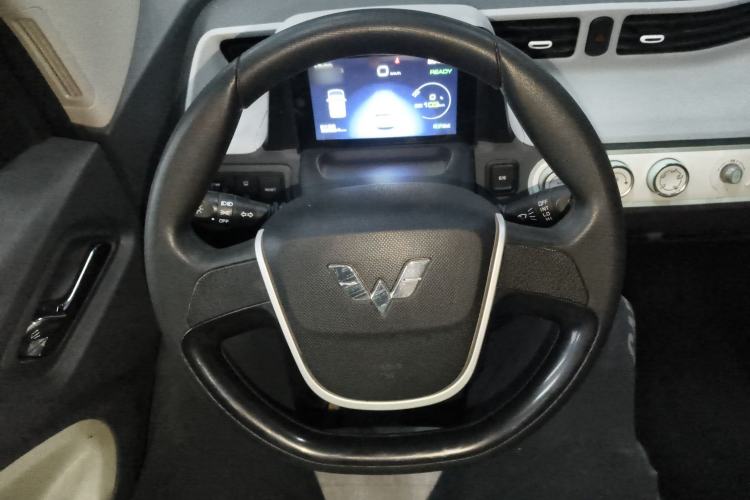 Used Wuling Hongguang MINIEV 2022 Macaron Fashion Model Lithium Iron Phosphate Steering Wheel