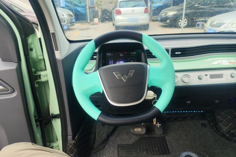 Used Wuling Hongguang MINIEV 2022 Macaron Premium Model – Lithium Iron Phosphate Steering Wheel