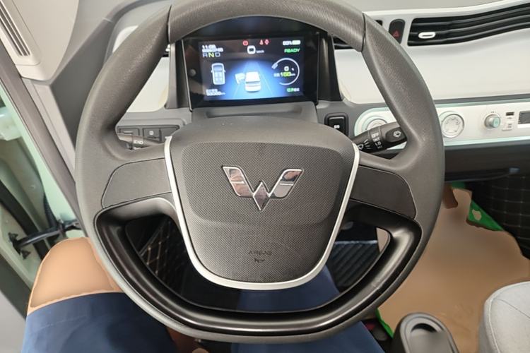 Used Wuling Hongguang MINIEV 2022 Macaron Premium Model – Lithium Iron Phosphate Steering Wheel